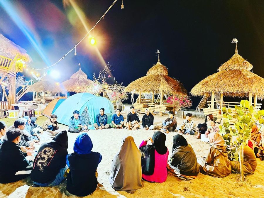 Beach LM Cafe Sepolong – Kafe Astetik dengan Nuansa Pantai Terbaik yang Instragramable