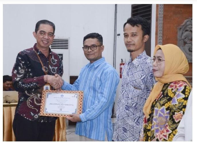 Kado Akhir Tahun: Universitas Hamzanwadi Raih 5 Penghargaan Bergengsi di LLDIKTI8 Award 2024 - Bali