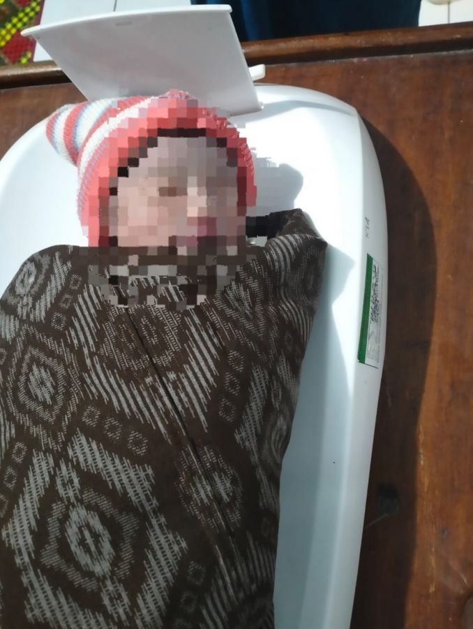 Keajaiban Malam di Desa Muncan: Bayi Perempuan Ditemukan, Polsek Kopang Lakukan Penyelidikan