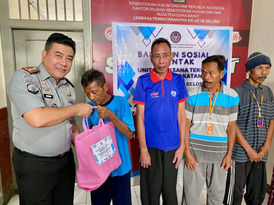 Kolaborasi Hebat di Lapas Selong: Bantuan Sosial dan Panen Raya Menyatukan Asa