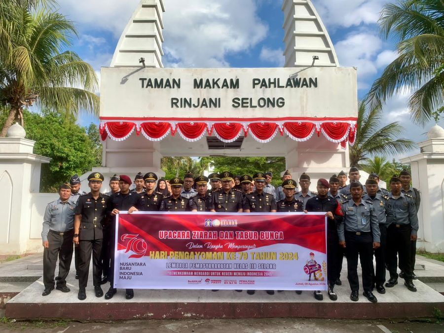 Rayakan Hari Pengayoman ke-79, Lapas Selong Tabur Bunga di TMP Rinjani sebagai Wujud Penghormatan