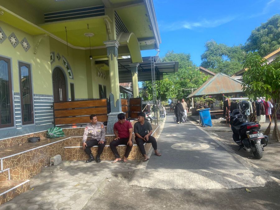 Polda NTB Buktikan Pencegahan Lebih Manis: Patroli Dialogis Bawa Kedamaian ke Pantai Mapak Mataram